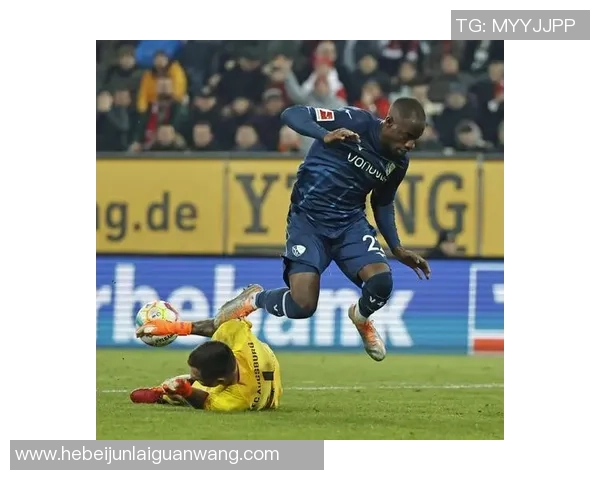 足球界杰出黑人球员风采解析及其对足球历史的深远影响